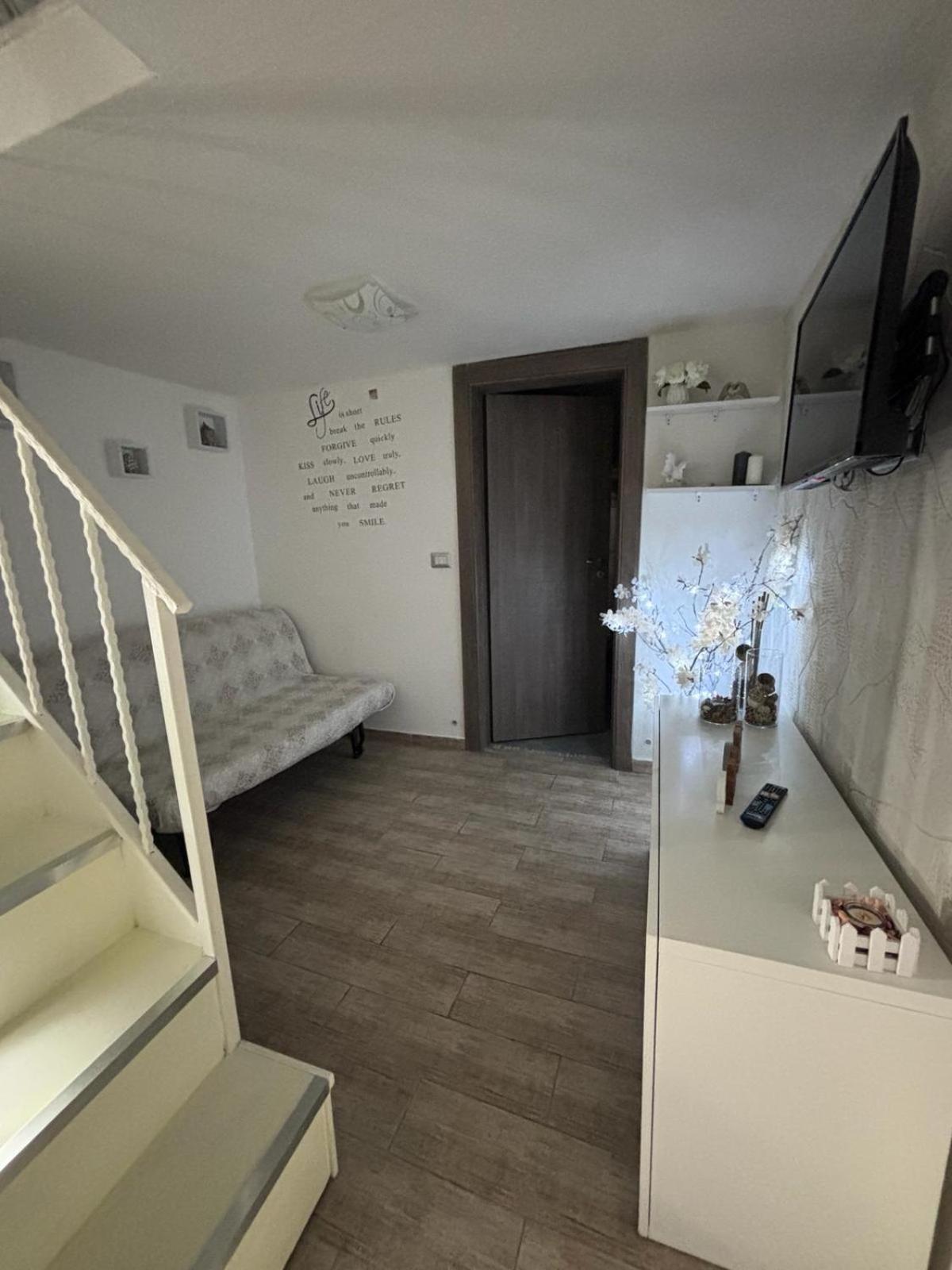 Apartamento La Casa Di Zia Raf Nápoles Exterior foto